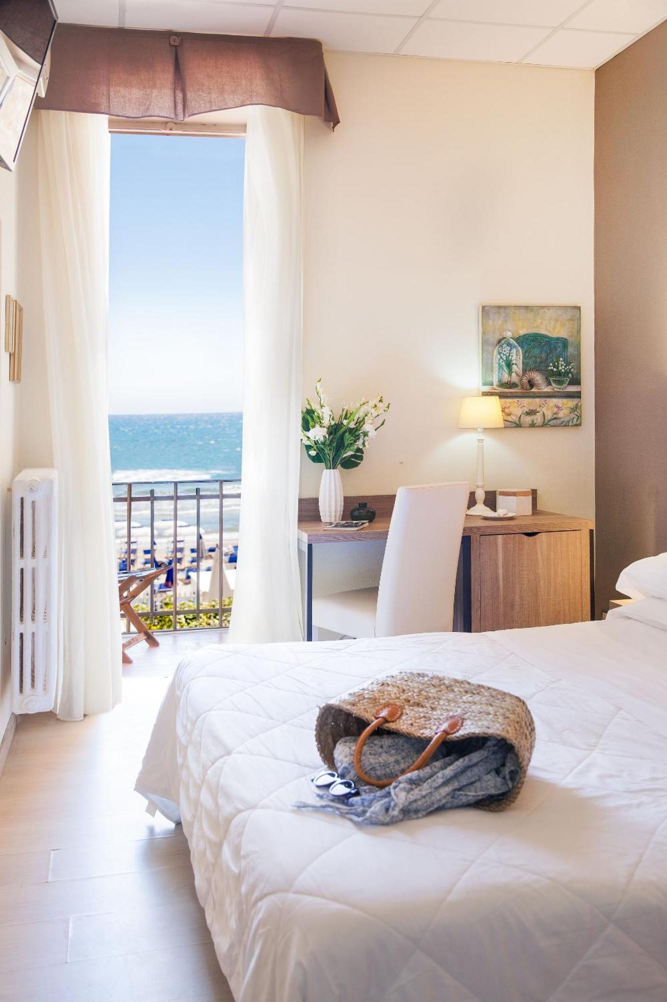 Hotel Tina Diano Marina Dış mekan fotoğraf